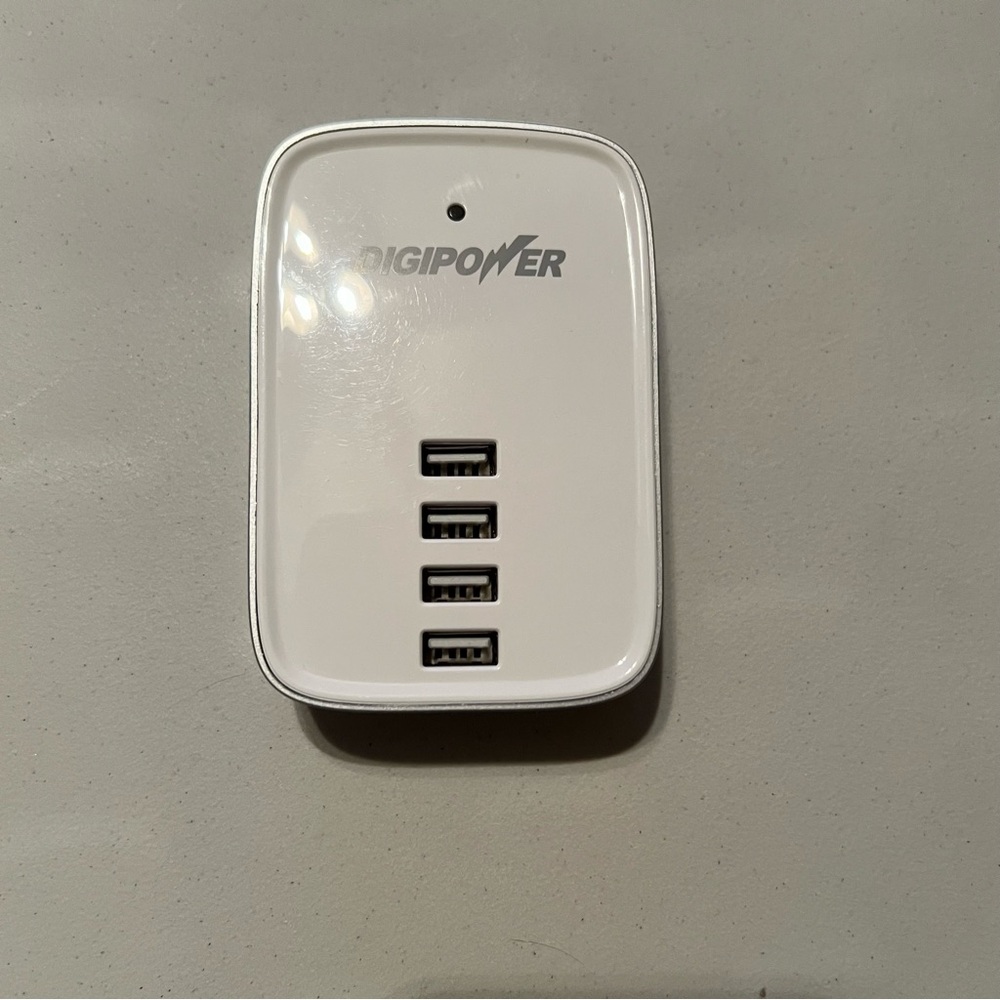 DigiPower 4 USB Port Travel Charger